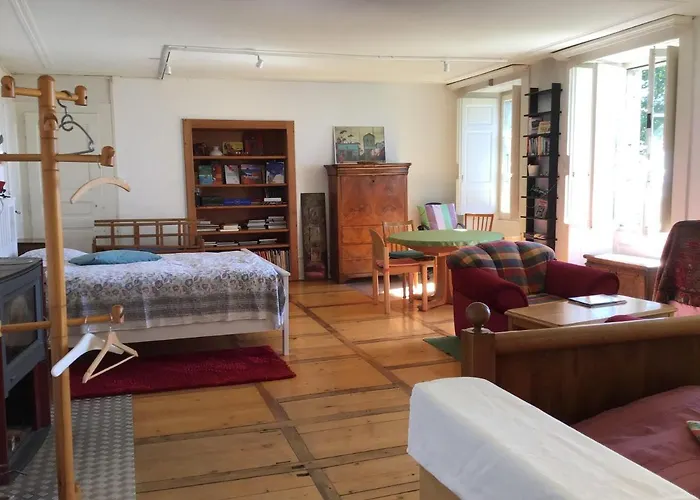 Alojamento de Acomodação e Pequeno-almoço Château De *